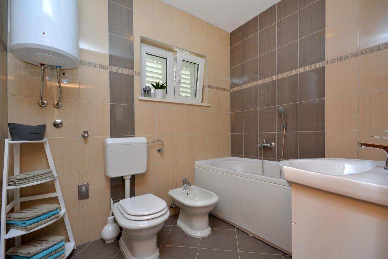 Apartment Wild Rose Podstrana Zewnętrze zdjęcie